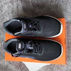 NIKE Revolution 4 sneakers